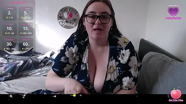 Rebecca Summer online show from 15, 9, 2025