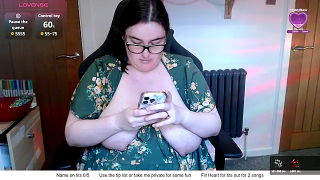 Rebecca Summer online show from 4, 3, 2026