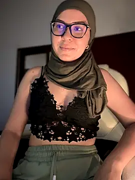 MatchedEyebrow online show from 18, 9, 2025