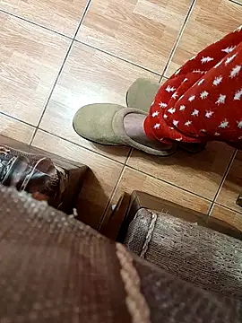 feet toes online show from 18, 3, 2025