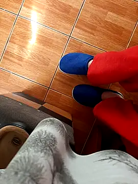feet toes online show from 18, 5, 2026