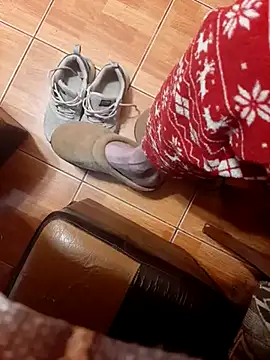 feet toes online show from 2, 12, 2024