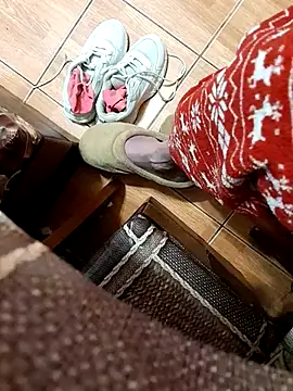 feet toes online show from 19, 2, 2025