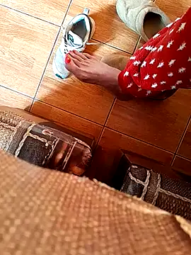 feet toes online show from 26, 2, 2025