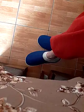 feet toes online show from 4, 11, 2025