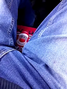 feet toes online show from 8, 3, 2025