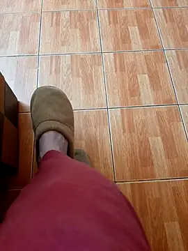 feet toes online show from 30, 5, 2026