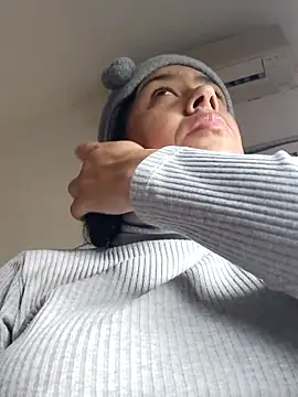 Molly newman6 online show from 10, 1, 2026