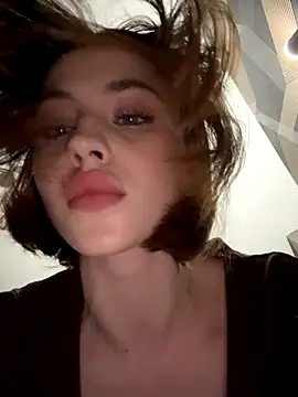 Snapshot of Camilla_Railian chatting on 6, 10, 2025 Camilla Railian online show from 6, 10, 2025