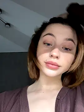 Snapshot of Camilla_Railian chatting on 3, 10, 2025 Camilla Railian online show from 3, 10, 2025