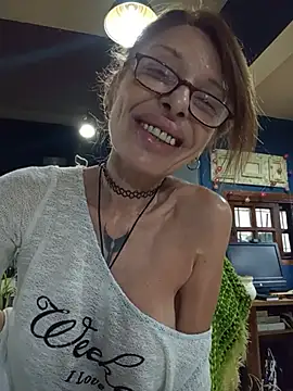 Snapshot of FrozenWaffle chatting on 18, 7, 2026 FrozenWaffle online show from 18, 7, 2026