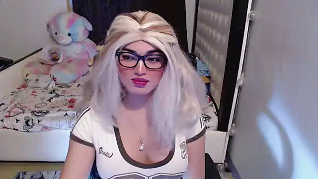 Goddess Sarah online show from 4, 10, 2025