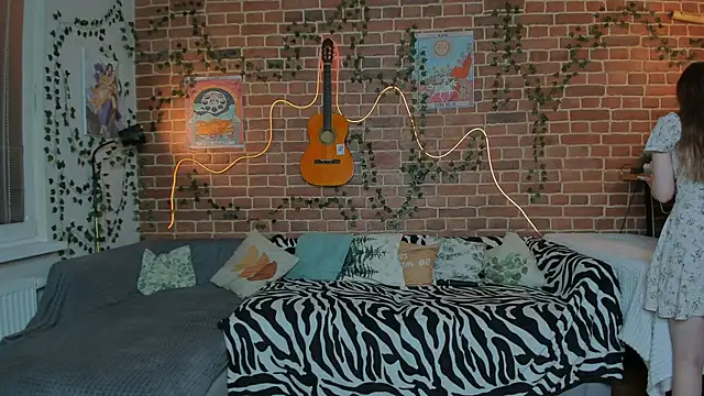 yamy yamy yamy online show from 9, 11, 2025