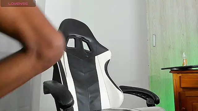 YeremiBrowm online show from 28, 9, 2025