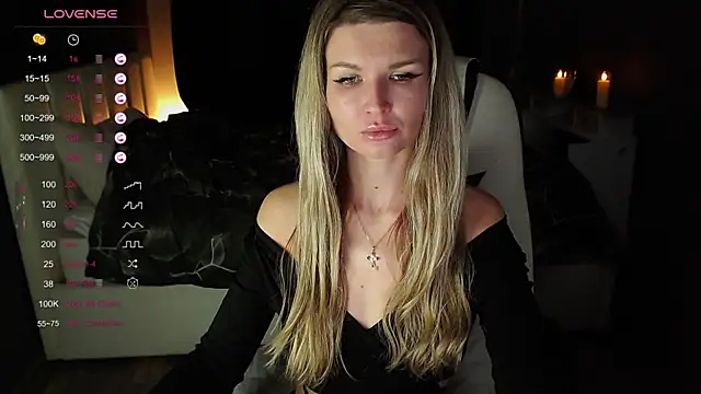 AngelMiaM online show from 1, 3, 2025