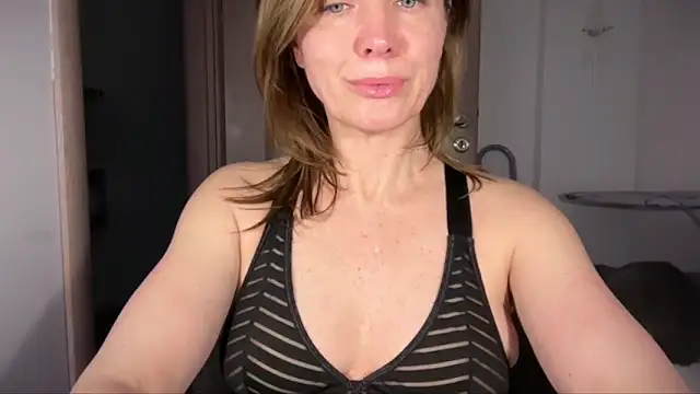 Snapshot of RachellAmazing chatting on 28, 4, 2026 RachellAmazing online show from 28, 4, 2026