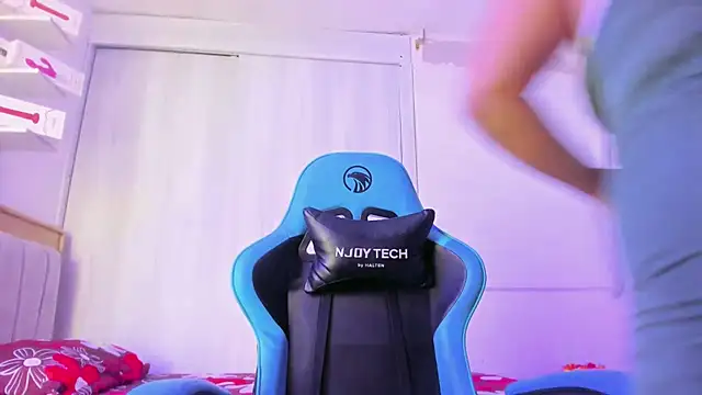 Lunastar02 online show from 3, 10, 2025