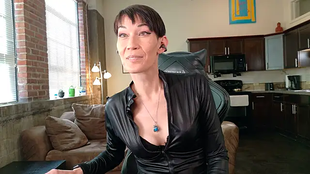 EveEnigma online show from 18, 12, 2025