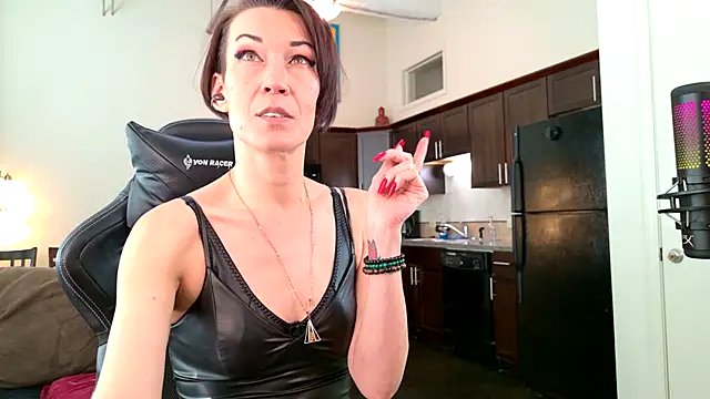 EveEnigma online show from 6, 3, 2025