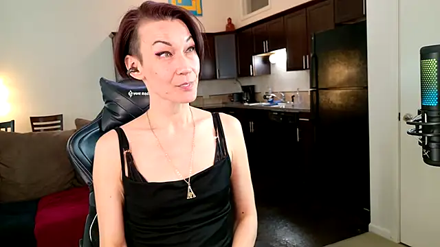 EveEnigma online show from 5, 3, 2025