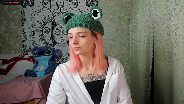 Cutie Adelia online show from 16, 1, 2025