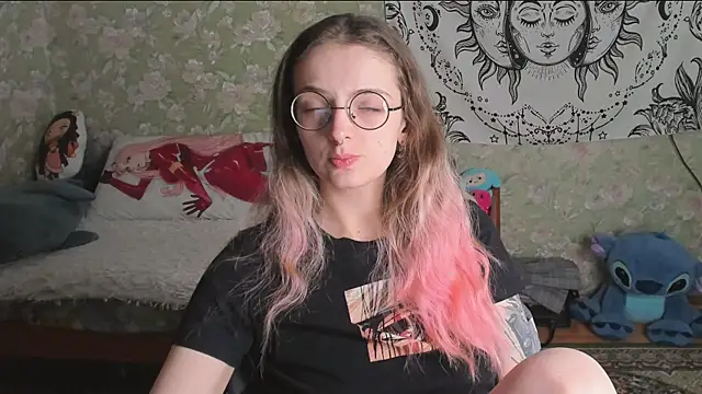 Cutie Adelia online show from 10, 5, 2026