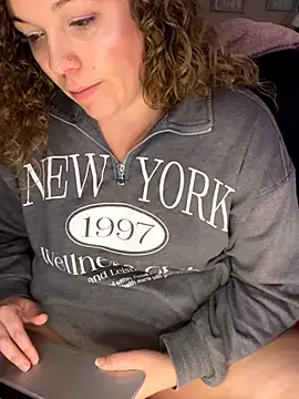 AuroraSummers online show from 28, 10, 2025