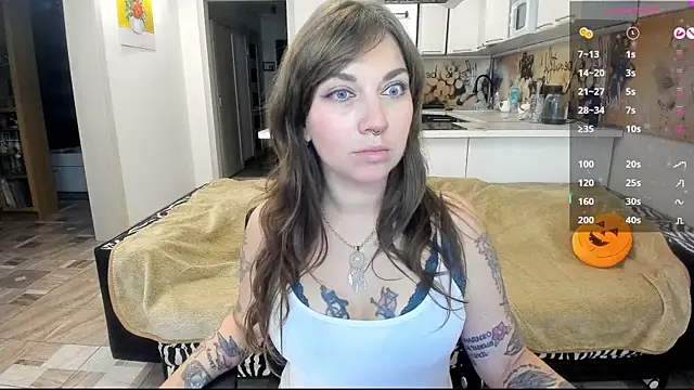 StacyTigerr online show from 28, 10, 2025