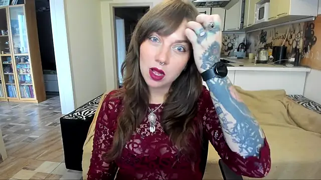 StacyTigerr online show from 2, 10, 2025