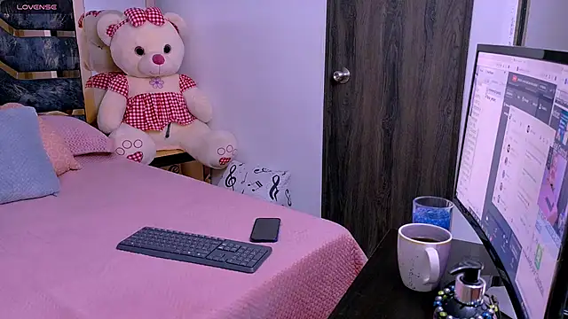 Tania white89 online show from 22, 5, 2026