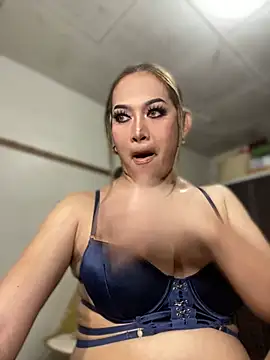 Snapshot of HugeKatarinaTS chatting on 1, 3, 2026 HugeKatarinaTS online show from 1, 3, 2026