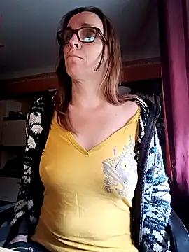 Dettybitch40 online show from 5, 10, 2025