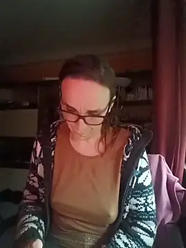 Snapshot of Dettybitch40 chatting on 15, 12, 2025 Dettybitch40 online show from 15, 12, 2025