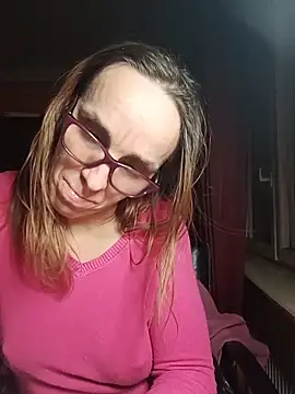 Snapshot of Dettybitch40 chatting on 17, 12, 2025 Dettybitch40 online show from 17, 12, 2025