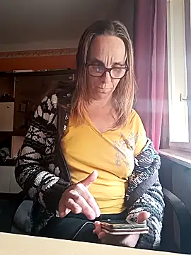 Dettybitch40 online show from 7, 10, 2025