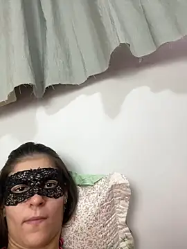 Snapshot of Emmabee123 chatting on 6, 2, 2026 Emmabee123 online show from 6, 2, 2026