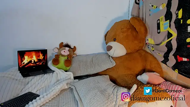 Snapshot of dani_rosee chatting on 14, 7, 2026 dani rosee online show from 14, 7, 2026