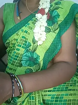 Snapshot of Tamil-hotwife chatting on 5, 7, 2026 Tamil-hotwife online show from 5, 7, 2026