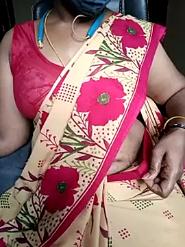 Snapshot of Tamil-hotwife chatting on 8, 7, 2026 Tamil-hotwife online show from 8, 7, 2026