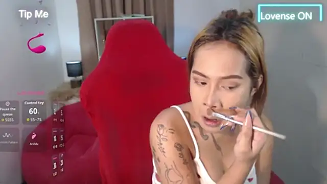 Snapshot of FrancineGarcia chatting on 24, 11, 2025 FrancineGarcia online show from 24, 11, 2025