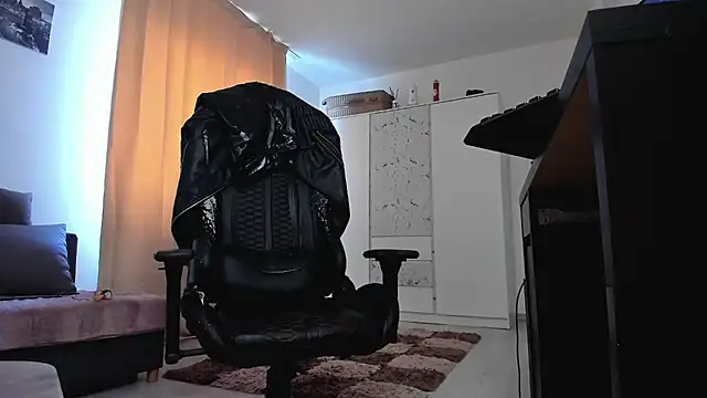 liamaesthetic online show from 8, 3, 2026