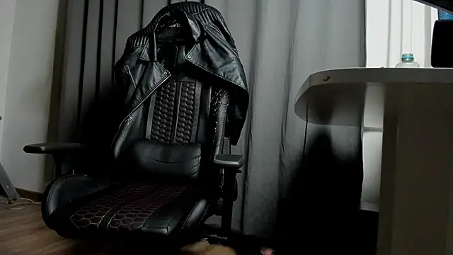 liamaesthetic online show from 5, 12, 2024