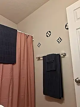 bootiebby online show from 9, 10, 2025