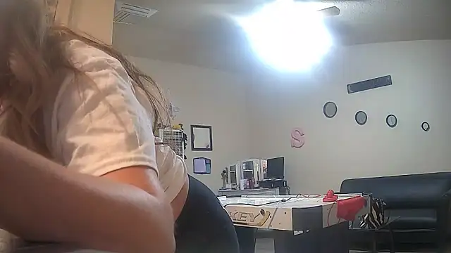 bootiebby online show from 4, 4, 2026