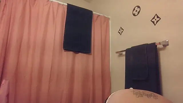 bootiebby online show from 17, 11, 2025