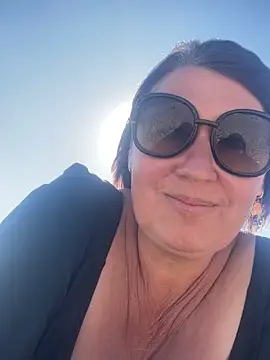 XLindaMilfX online show from 13, 9, 2025