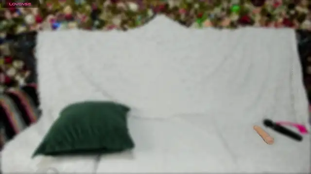 XLindaMilfX online show from 11, 4, 2026