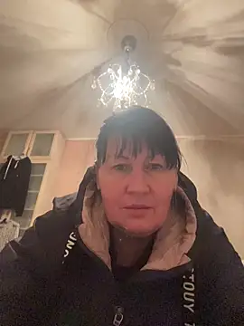 XLindaMilfX online show from 27, 10, 2025