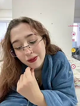 tsuki chan on online show from 20, 6, 2026