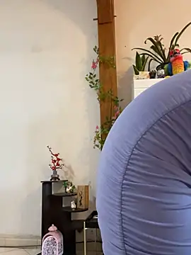 Daisy Michto Officiel online show from 10, 2, 2025